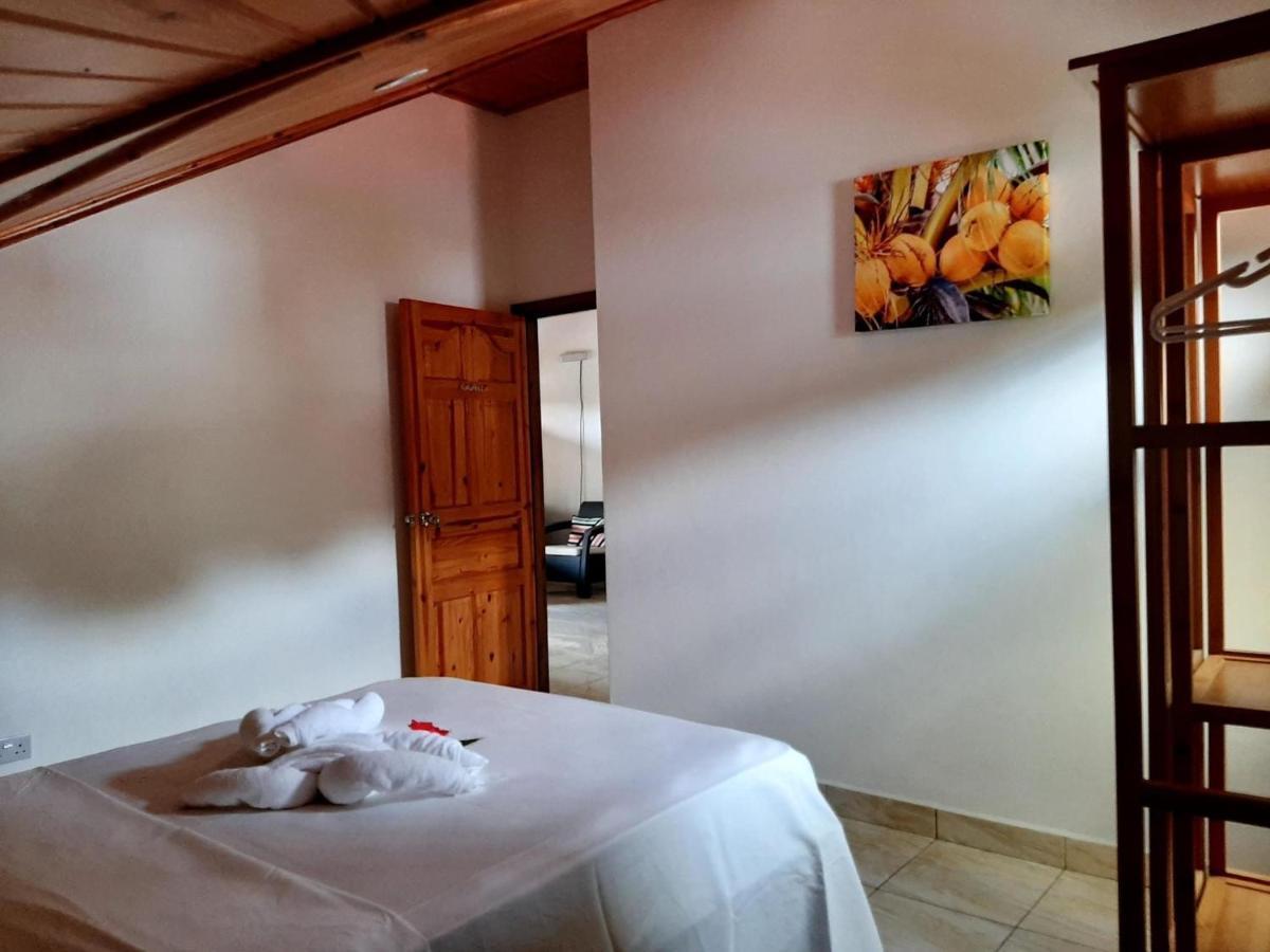 La Source Self Catering Hotel La Digue Kültér fotó